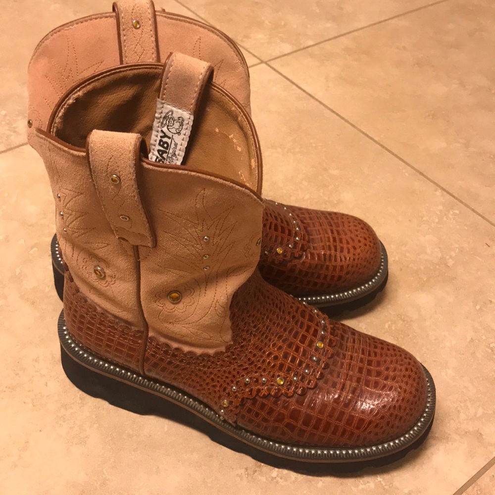 Women’s Ariat boots